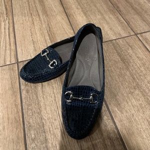 EXTREMELY COMFORTABLE AEROSOLES DRIVE BACK LOAFER